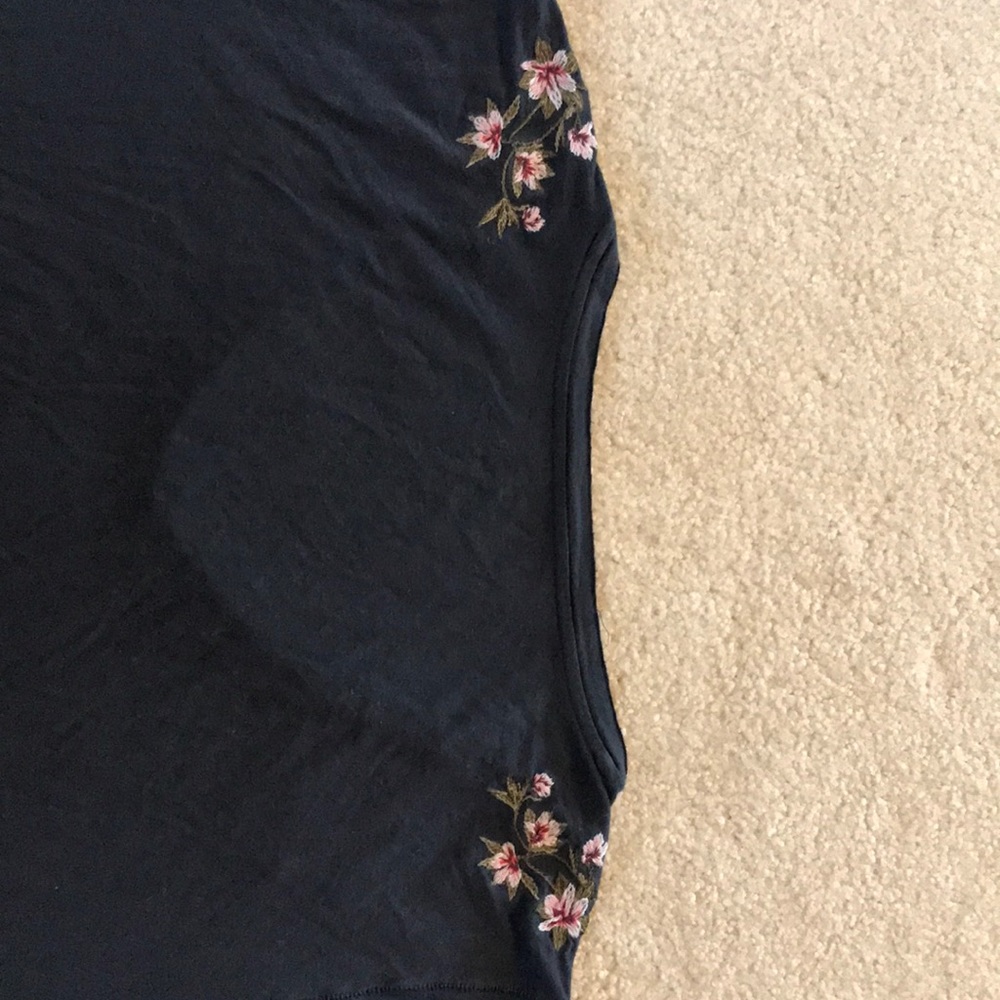 Top - Picture 2 of 2
